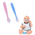Entrenamiento de cuchara para bebés cubiertos de silicona para alimentar al bebé